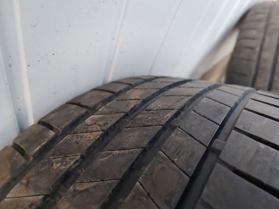 Cauciucuri Bridgestone de vara  225 40 R18 T005 Dot 2023