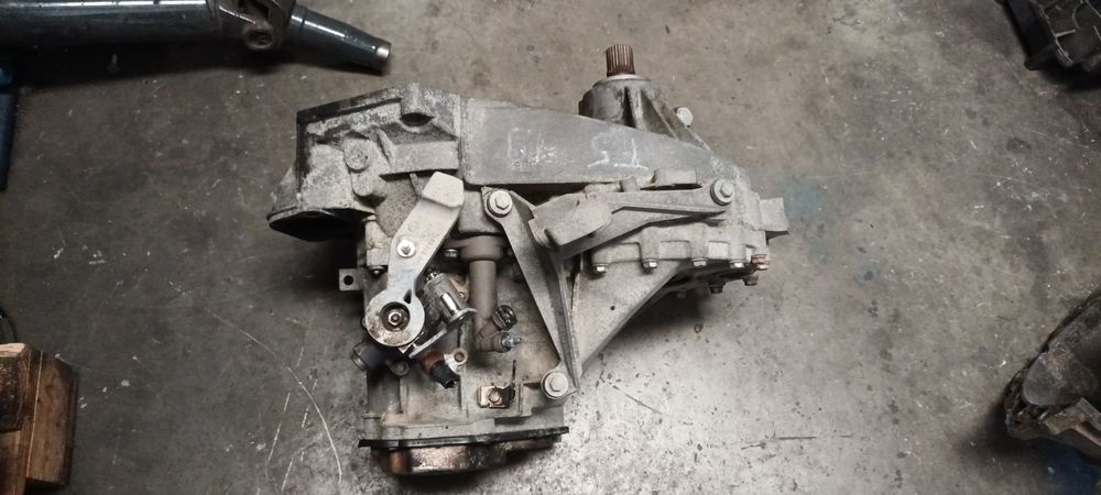 Cutie  VW T5 1.9 5 trepte