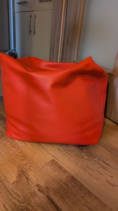 Puf Rosu paralelipiped