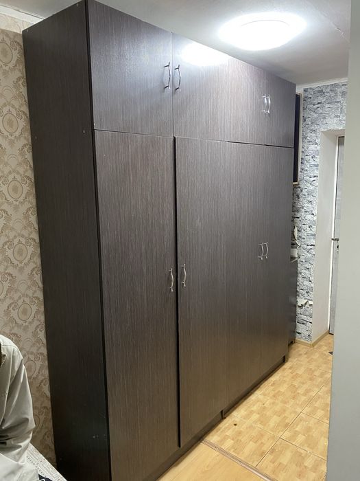Шкаф в прихожую или спальню