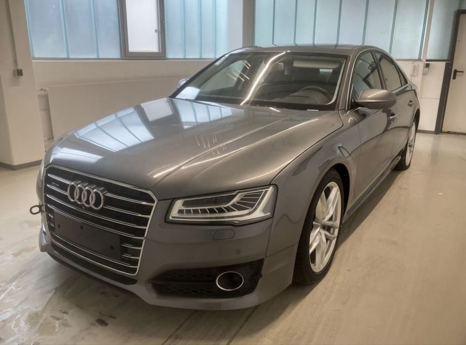 Audi A8 3.0 TDI на части