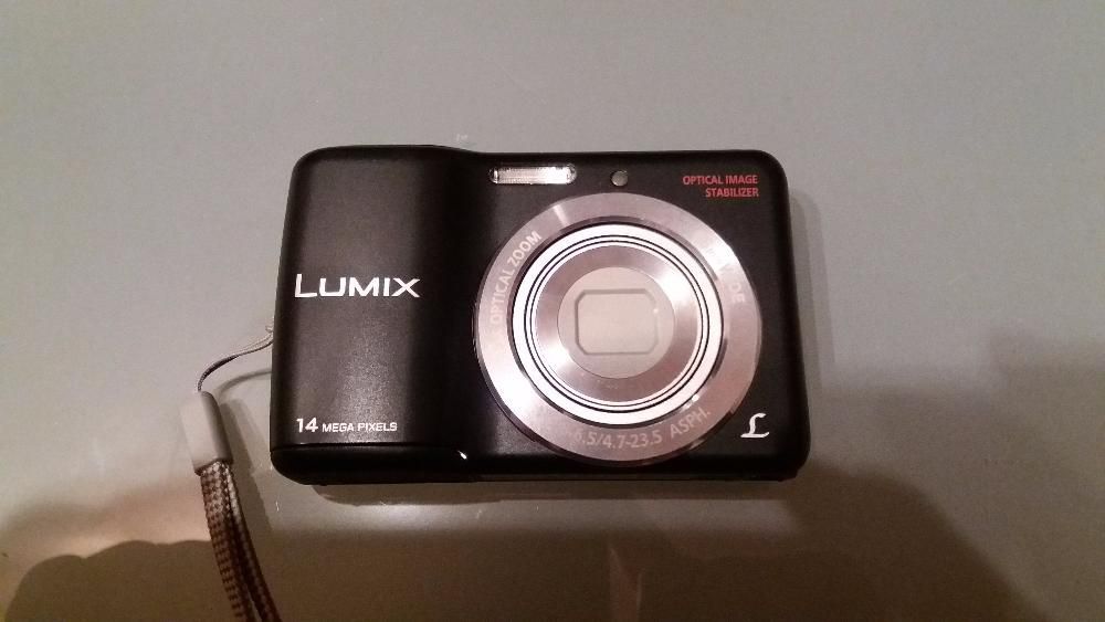 Aparat foto Panasonic LUMIX DMC-LS5 la cutie