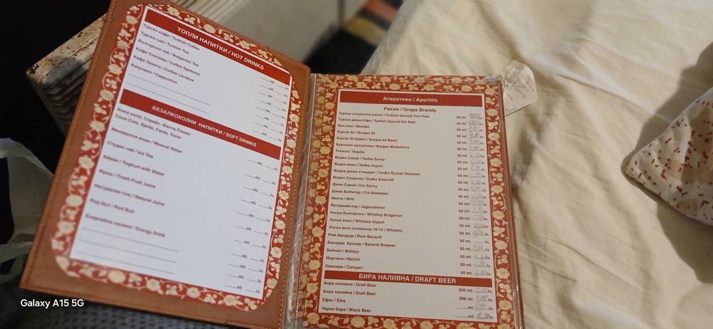 Кожени  менюта  за ресторант  почти нови много малко използвани