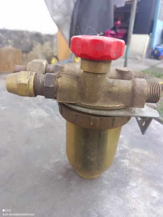 Продам фильтр отстойник для дизтоплива