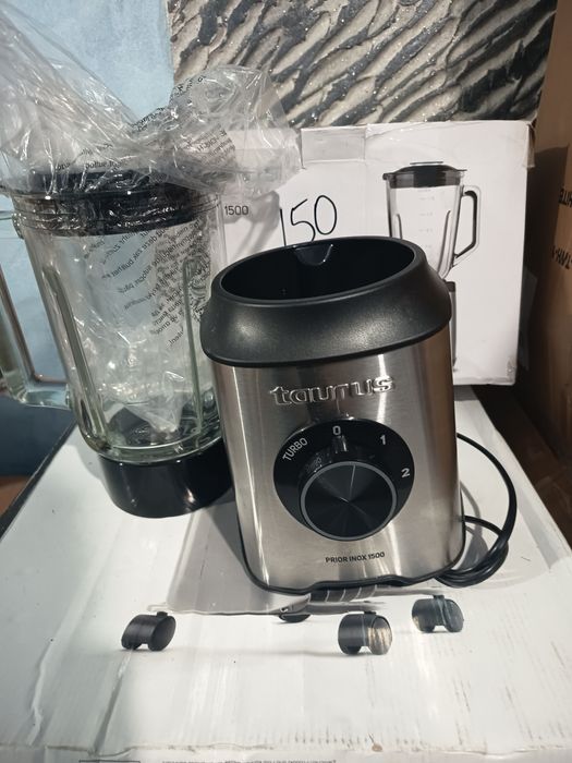 Vând blender taurus
