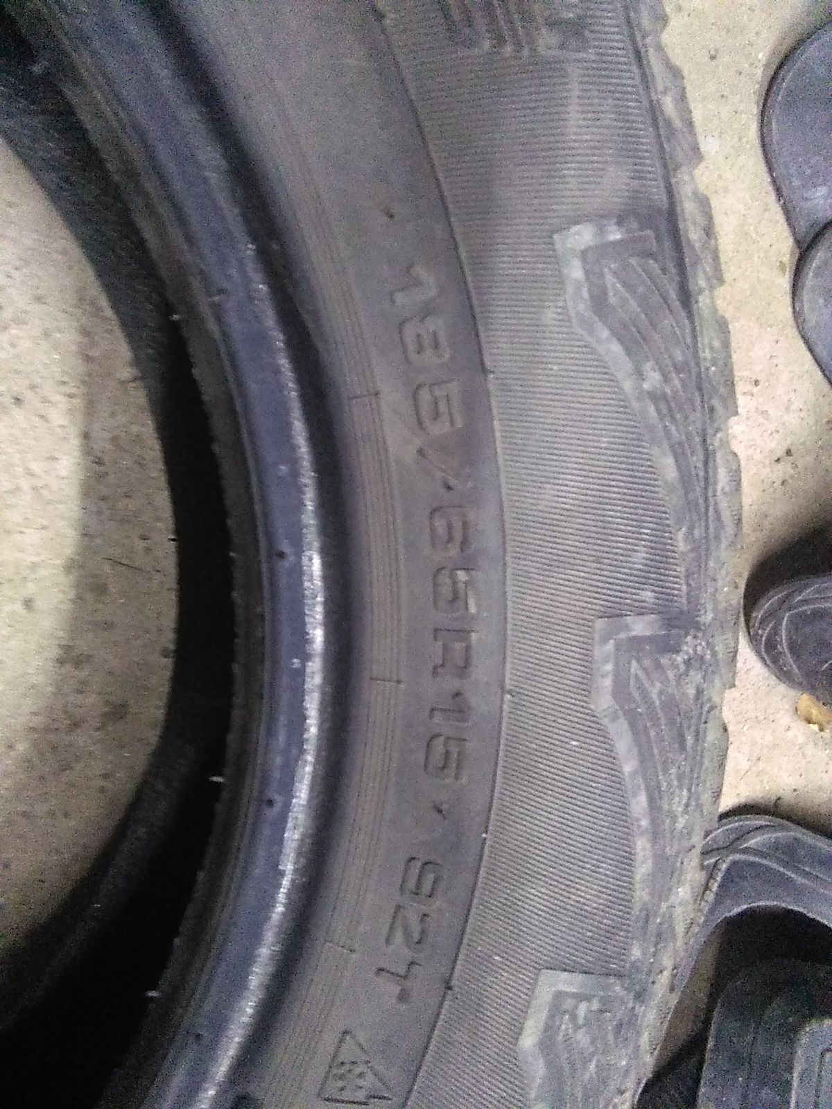 Зимние шины 185/65R15.Б/у