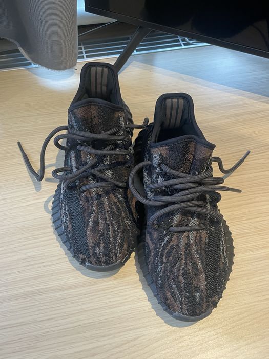 Adidasi Yeezy . Noi originali 100% !