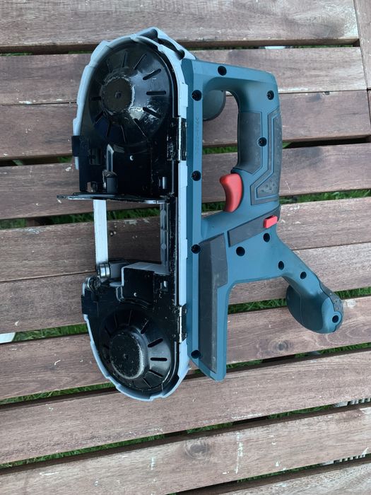 Bosch GCB 18V-63/акумулаторен лентов трион