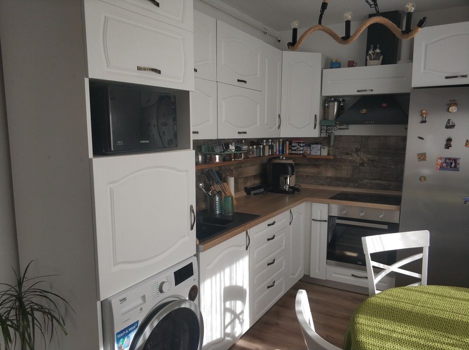 Proprietar vând apartament 2 camere și 2 balcoane+pod