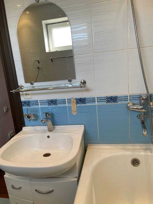 Продаётся 3-х комн. квартира. 77 серия. На Карасу-2, рядом с МВД акад.