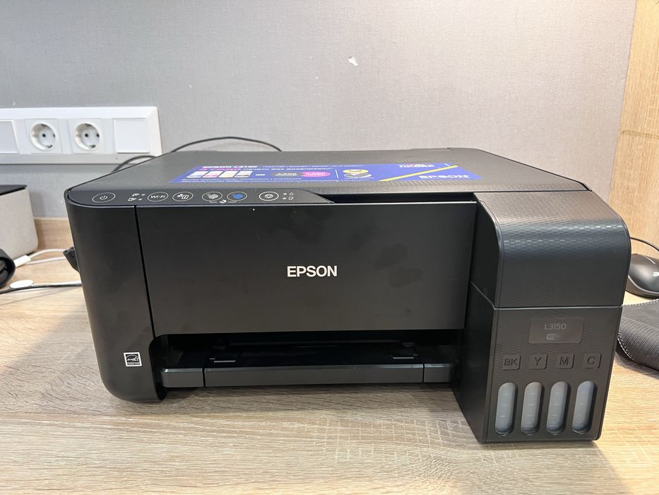 Продам принтер недорого цветной