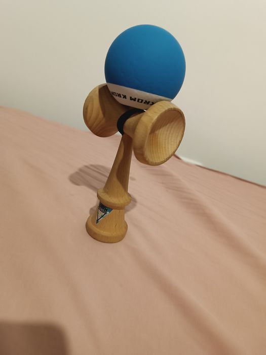 Vând kendama krom pop rabeer cu cutie