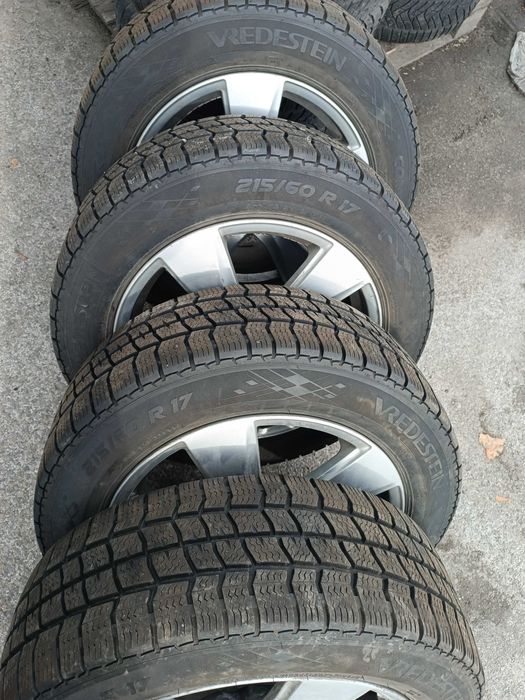 Зимни гуми  215/60/17 VREDESTEIN M+S DOT:1922 с лети джанти от VW T5