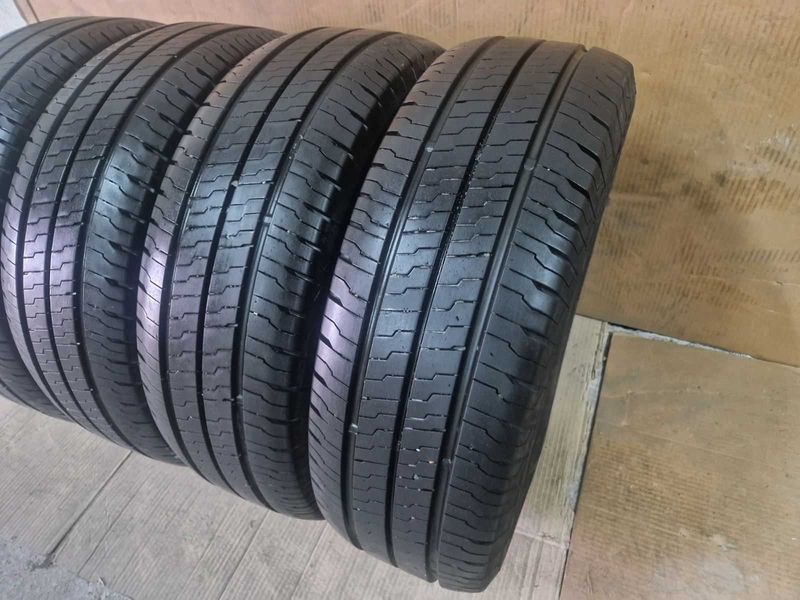 4 Continental R15 C 215/70/ 
летни бусови гуми DOT1721