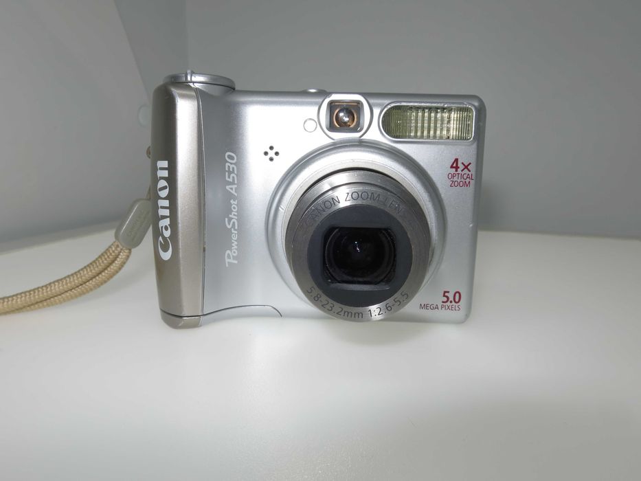 Canon PowerShot A530 ретро дигитален фотоапарат работи и снима отлично
