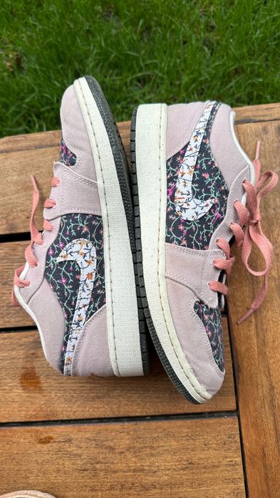 Nike dunk low jordan