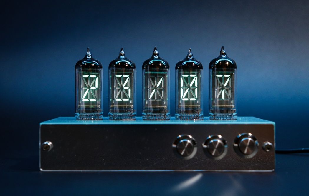 Часы на лампах ВЛИ ИВ-4 СССР Nixie clock ретро винтаж hitech cyberpunk