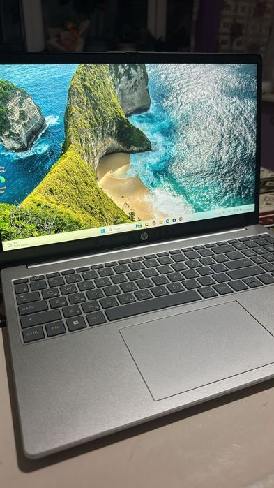 Срочно продам ноутбук HP 15-fd0193ci