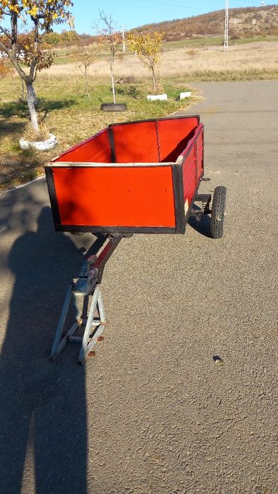 Vând remorcuta pentru atv, motocultor, tractoras de gazon etc