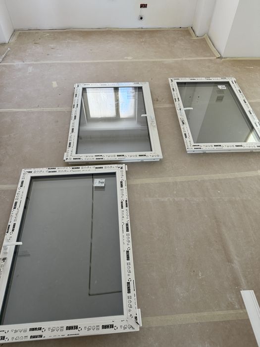 Vand 3 geamuri de termopan ( cu 3 sticle fumurii ) noi
