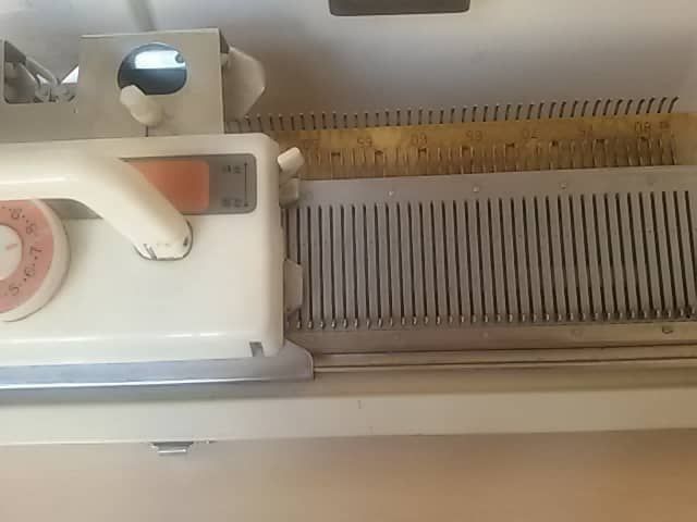 Вязальная машинка продается.Тукув машинками сотилади