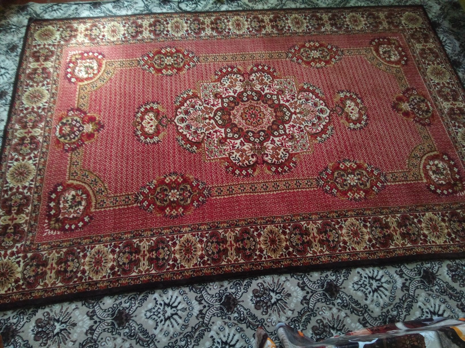 Продаётся ковёр, размер 2 на 3 метра. Куплен в Советское время. В хор.