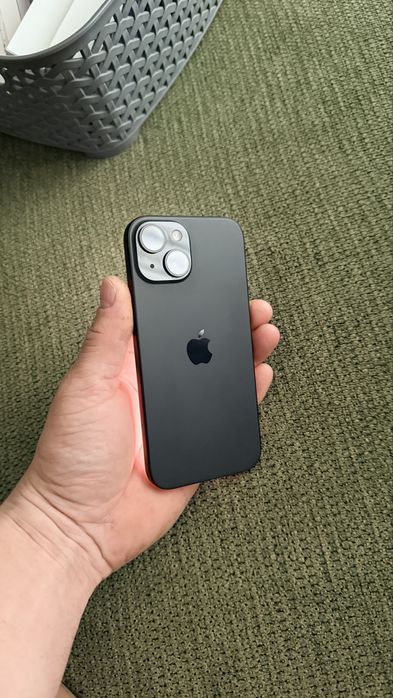 Vand iphone 15 negru 128 gb 94 % baterie