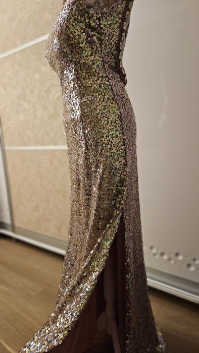 Rochie eleganta de seara din paiete cameleon cu spatele gol