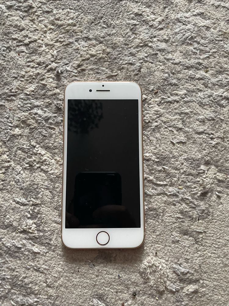 iPhoe 8 64 продам