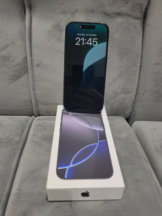 Iphone 16 pro 128 GB  black titanium с гаранция