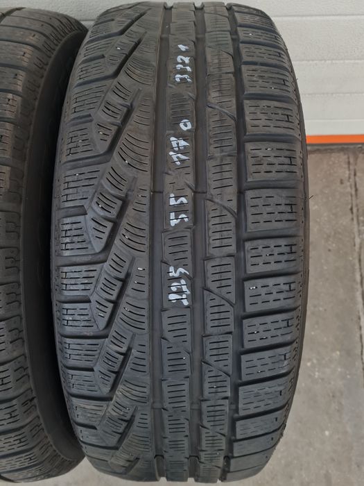 Зимни гуми 4 броя PIRELLI SottoZero 225 55 R17 дот 3321