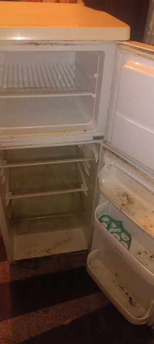 Хладилник с горна камера (не работи)