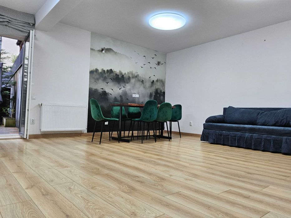 Zona VIVO - Închiriez Apartament de lux cu Terasa: 2 camere