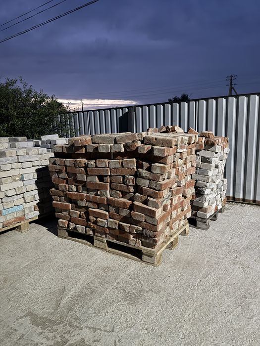 Продам 5 поддонов кирпичей