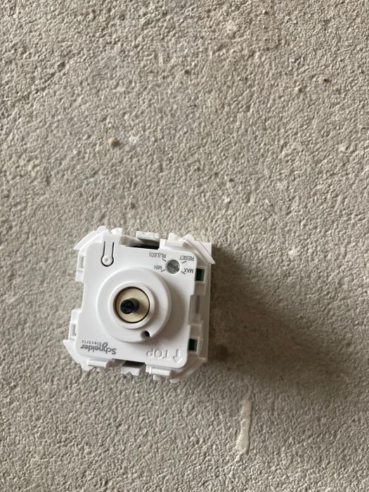 Schneider Unica-бял димер