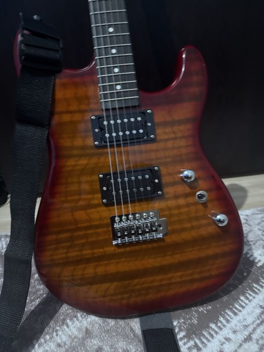 Електрическа китара и усилвател max