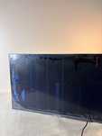 Smart TV QLED 43", 4K, HDR, Dolby Audio, pentru piese