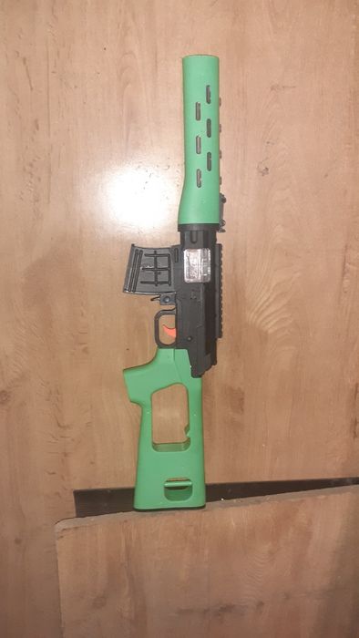 Jucărie mitraliera cu lumini