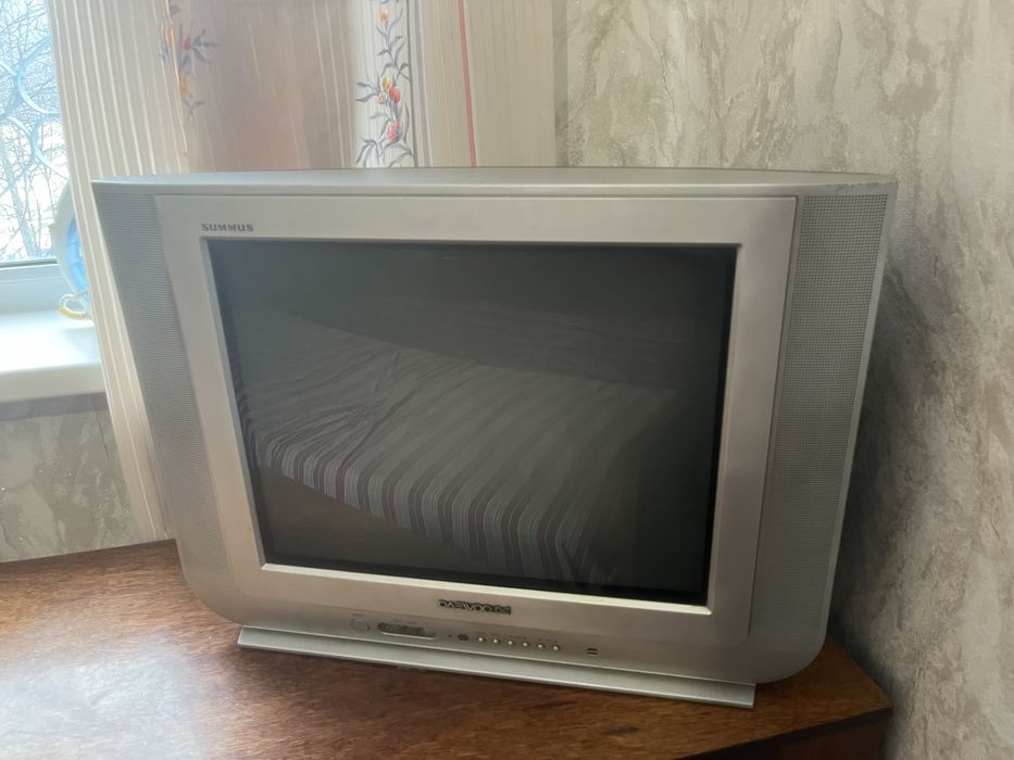 Телевизор в рабочем состоянии