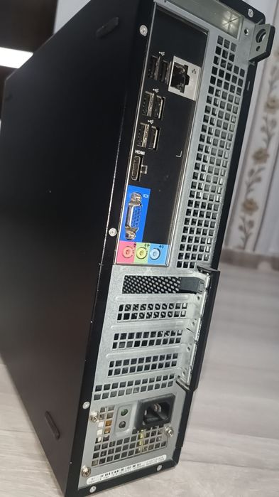 Vând PC i3 3240  4gb ram ssd 128gb Windows 10 pro