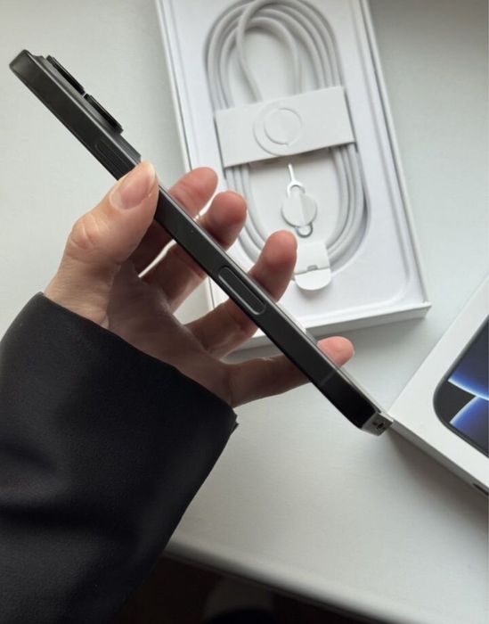 iPhone 16 pro max 256 black