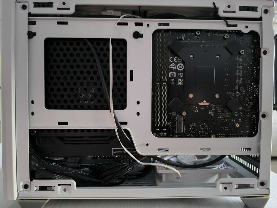 Pc/Calculator - Sistem mITX, Monitor Dell, Tastatura Mecanica, Mouse