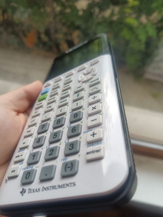 Графичен научен калкулатор Texas instruments TI-83 Premium CE