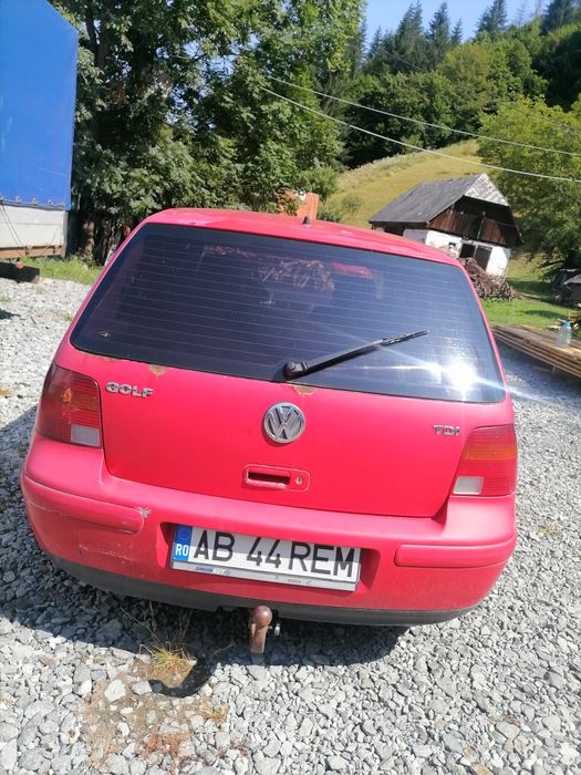 Vand golf 4 pentru dezmembrari