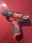 Milwaukee M12. masina infiletat 2024