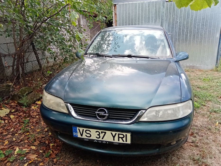 Opel Vectra,an 2000,stare bună.Motor 1.6 benzina.