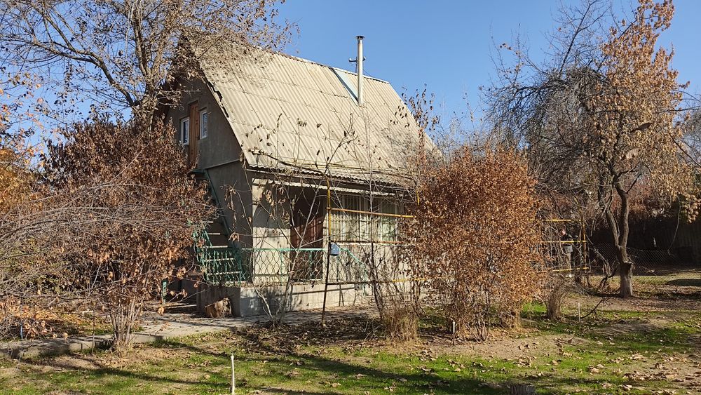 Продается дача в п.Навбахор, Паркентский район