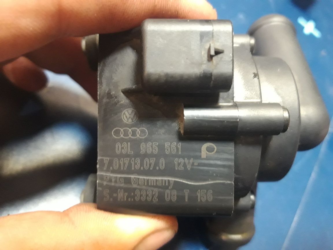 Pompa recirculare apa instalatie  audi a4  a5 a6 2.0tdi cod 03L965561