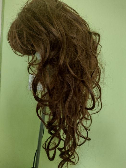 Bigudiuri și peruci, par lung și lungime umeri (reduceri preț)