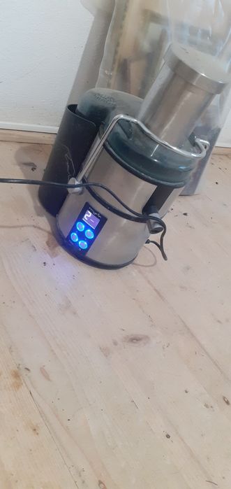 De Vinzare Storcator Fructe( Folosit-Ca Nou )
